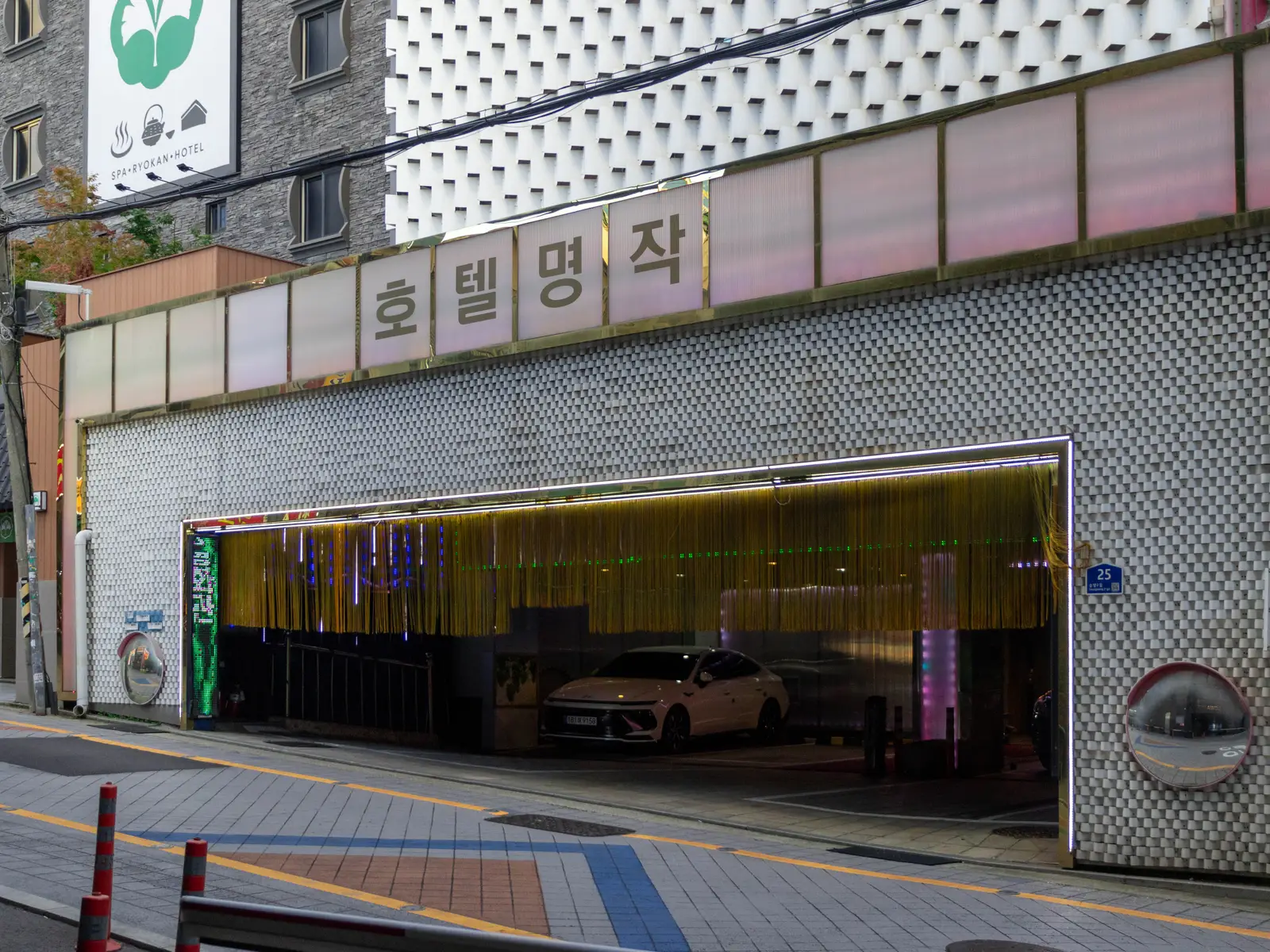 명작모텔의 공간